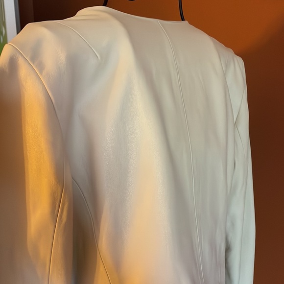 Vince XS- petite 100% Leather Jacket  Asymmetrical Zip - Picture 5 of 7